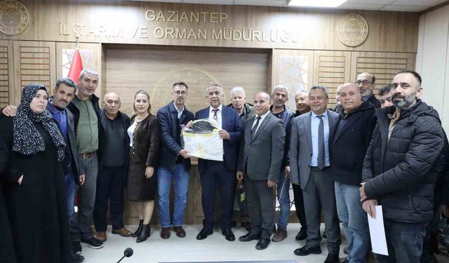Gaziantep'te 'Ana Arı Yetiştiriciliği' kursunu başarıyla bitiren kursiyerlere sertifika