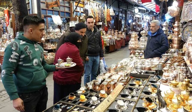 Gaziantep'te bakır ustalarının bayram öncesi yoğun mesaisi