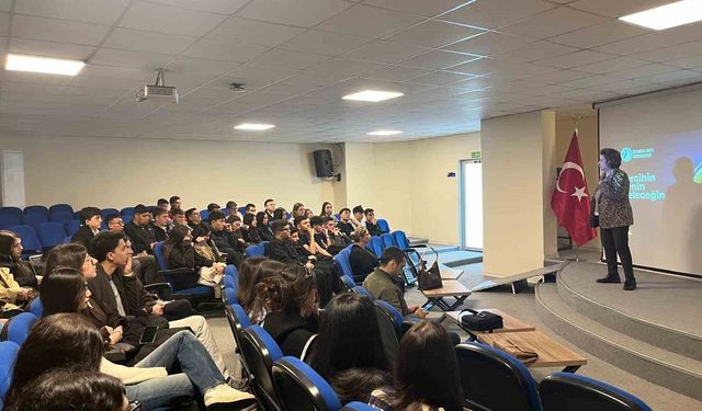 Gaziantep Kolej Vakfı Özel Liseleri öğrencileri Ankara ve İstanbul'u mercek altına aldı