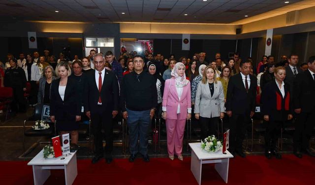 Gaziantep Kolej Vakfı'nda buruk 23 Nisan