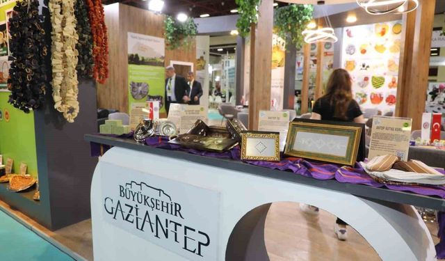 Gaziantep'in 109 coğrafi işaretli ürünü YÖREX'te gövde gösterisi yaptı
