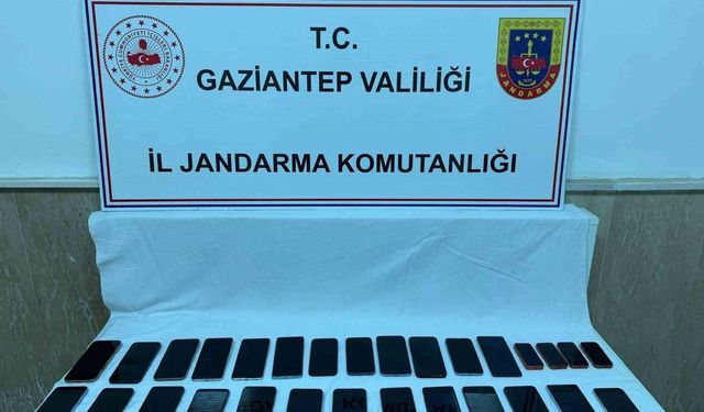 Gaziantep'te 1,7 milyon TL değerinde kaçak cep telefonu ele geçirildi