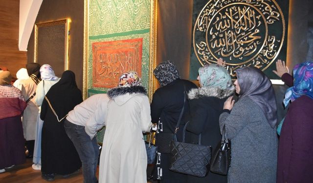 Gaziantep'te Mukaddes Emanetler Sergisi'ne yoğun ilgi