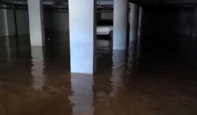 Gaziantep'te süper hücre fırtınasının etkisi sürüyor! Bina otoparkları çamurla doldu...
