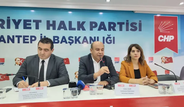 CHP Gaziantep Heyeti saatlerce asansörde mahsur kaldı