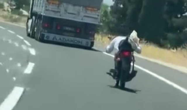 Gaziantep'te yoğun trafikte tehlikeli motosiklet yolculuğu