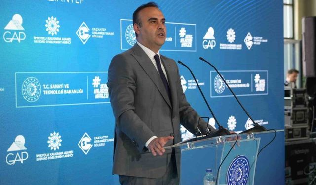 Bakan Kacır Gaziantep'te konuştu: 'Artık güven veren, istikrar üreten bir Türkiye var'