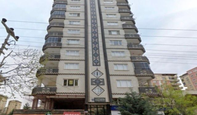 Gaziantep'te 49 kişiye mezar olan Emre Apartmanı davasında belediye çalışanları hakim karşısında