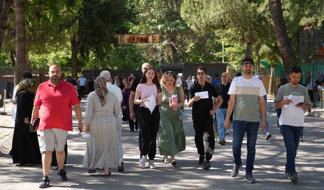 Gaziantep'te YKS heyecanı devam ediyor