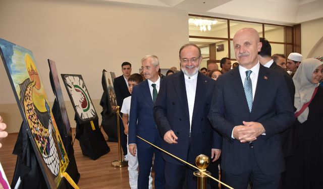 Filistinli öğrencilerin resimleri, "Şahinbey Millet Camiinde" sergileniyor