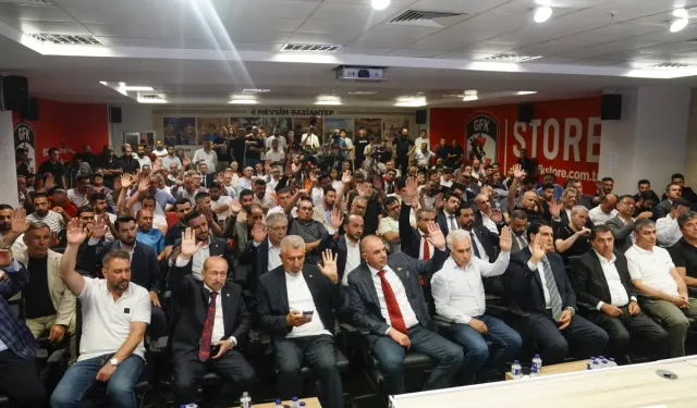 Gaziantep FK Olağanüstü Genel Kurulu gerçekleştirildi! Memik Yılmaz güven tazeledi