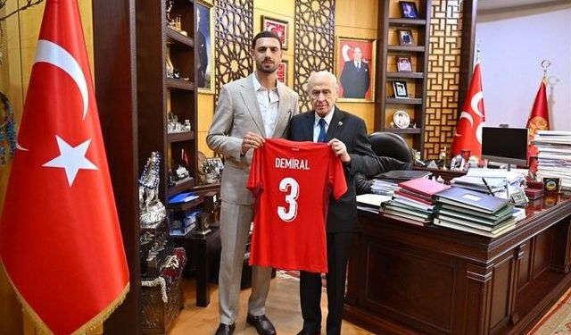 MHP Lideri Bahçeli, milli futbolcu Demiral'ı kabul etti