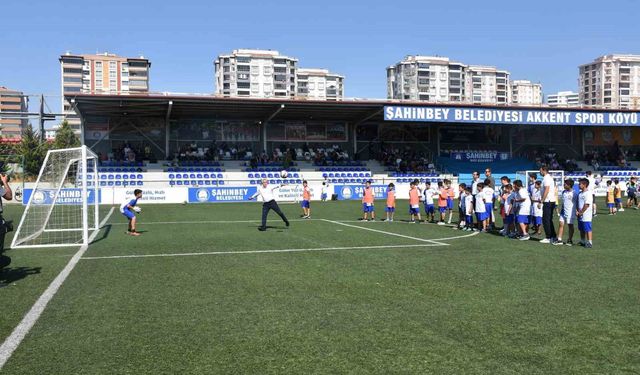 Şahinbey Belediyesi yaz spor okulu gençlere kapısını açtı