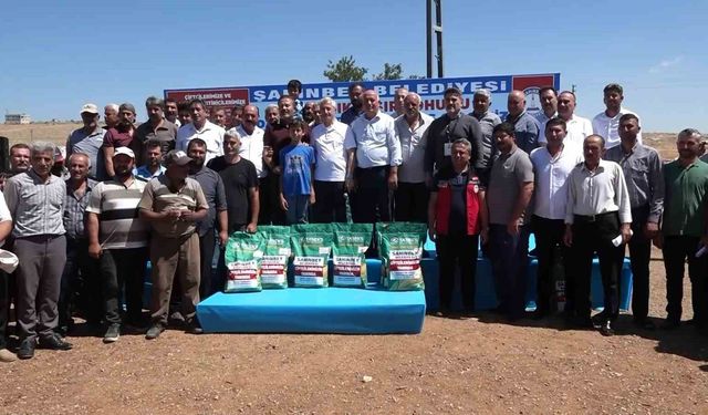 Şahinbey Belediyesinden çiftçilere sertifikalı silajlık mısır tohum