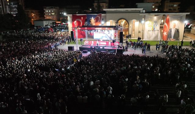 Nizip’ten 20 bin ışık yükseldi