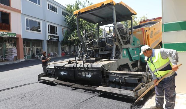 Nizip Belediyesi, 10 günlük asfalt çalışmasını 4 günde tamamladı
