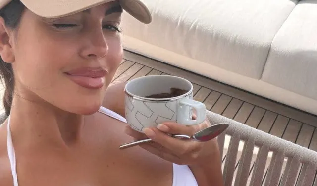 Fiziği eleştirilmişti! Georgina Rodriguez beyaz bikinisiyle cevap verdi