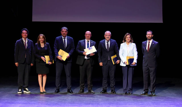 GAÜN ev sahipliğinde 5. Uluslararası Eğitim Kongresi başladı