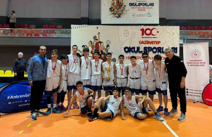 Gaziantep Kolej Vakfı Özel Okulları Basketbolda namağlup şampiyon!