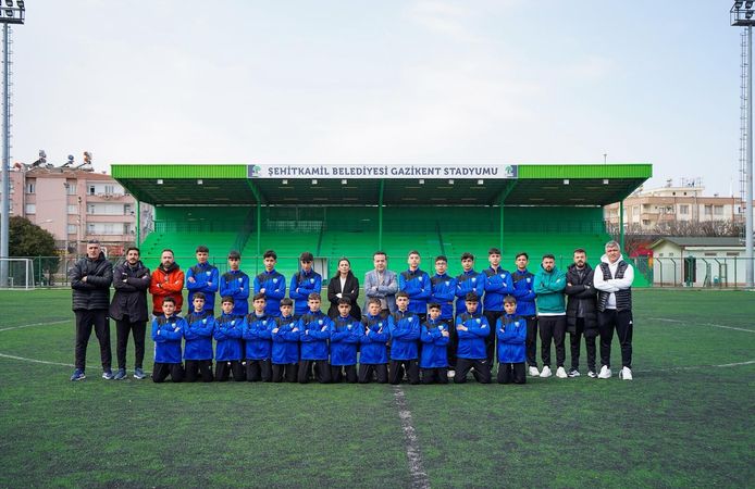 Şehitkamil Belediyespor U14 takımı Türkiye Şampiyonası için Şanlıurfa'ya uğurlandı
