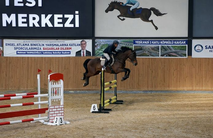 Şahinbey’de engel atlama heyecanı
