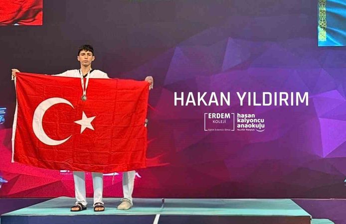 Özel Erdem Anadolu Lisesi öğrencisi Hakan Yıldırım Türkiye 2.'si