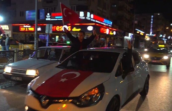 Türkiye'nin Dünya Kupası'na katılması Gaziantep'te coşkuyla kutlandı