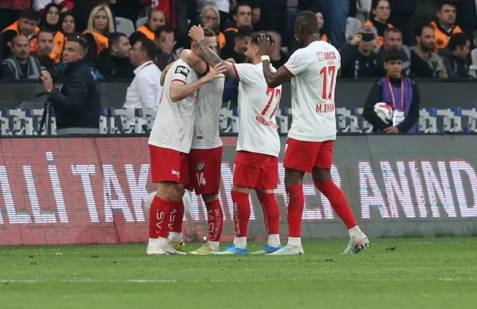 Çorum tarihinde ilk kez Süper Lig'de! Esenler Erokspor’u yenen Çorum FK Süper Lig’e yükseldi