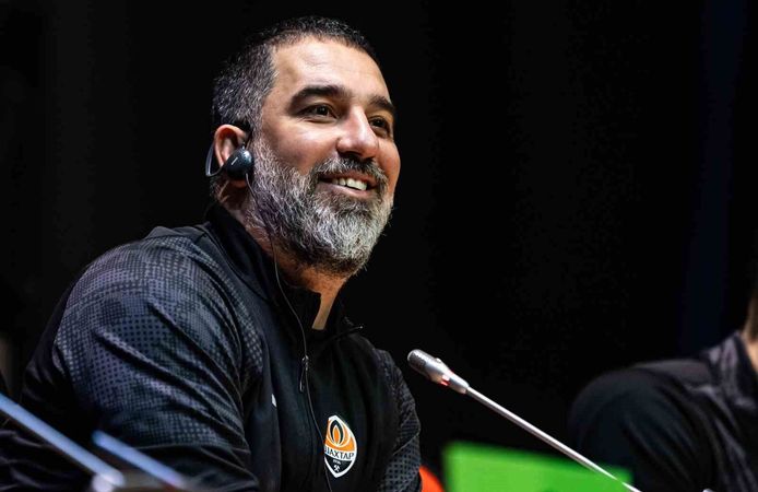 Arda Turan yönetimindeki Shakhtar Donetsk, Ukrayna Premier Lig'de bitime 3 hafta kala şampiyonluğunu ilan etti.