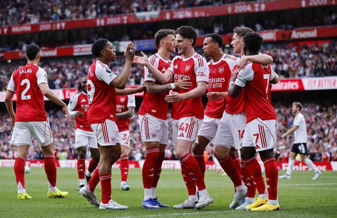 Premier Lig'de 22 yıl aradan sonra şampiyon Arsenal