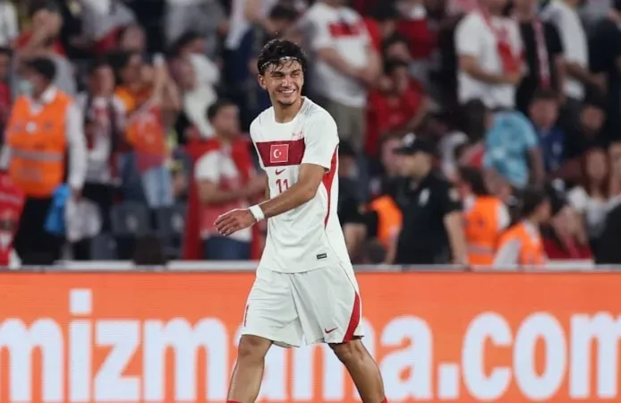 Galatasaray istiyordu! Can Uzun'dan transfer kararı