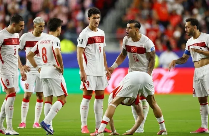 A Milli Futbol Takımı, FIFA sıralamasında 10 basamak birden düştü