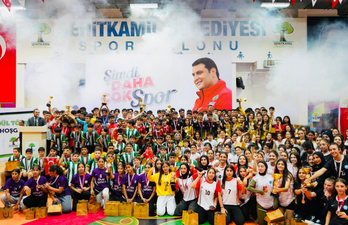 Şehitkamil’de 2. Küme Sportif Müsabakaları coşkusu ödül töreniyle taçlandı