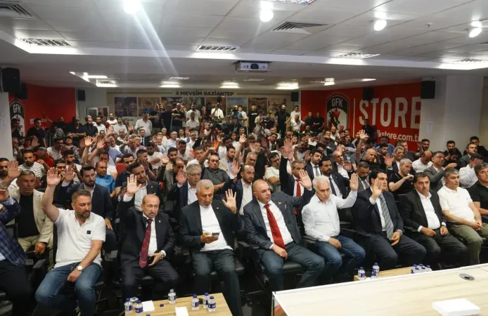 Gaziantep FK Olağanüstü Genel Kurulu gerçekleştirildi! Memik Yılmaz güven tazeledi