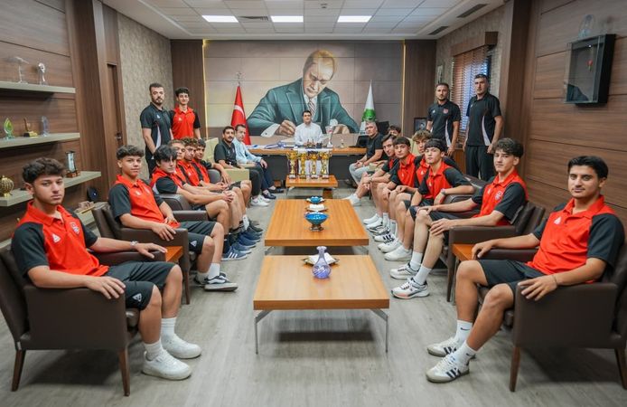 Başkan Yılmaz, şampiyonları ağırladı