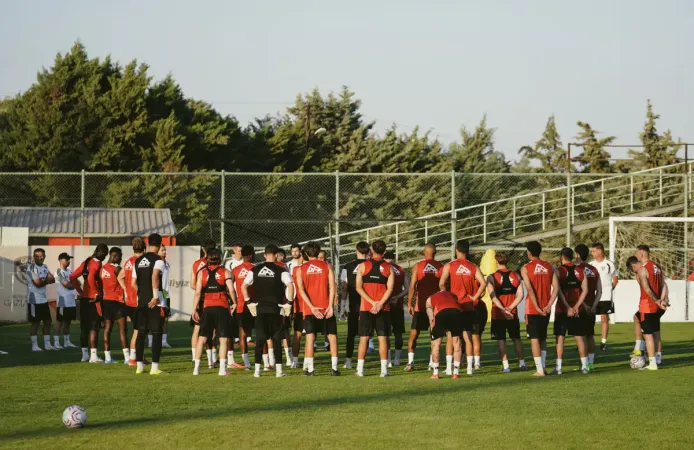 Gaziantep FK'nın Belgrad mesaisi başlıyor! Kırmızı-siyahlılar Sırbistan yolcusu