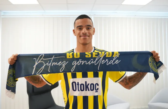 Mason Greenwood'a İstanbul'da coşkulu karşılama