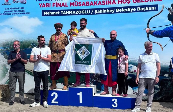 Elazığlı atlı okçular Gaziantep'te zirveyi fethetti