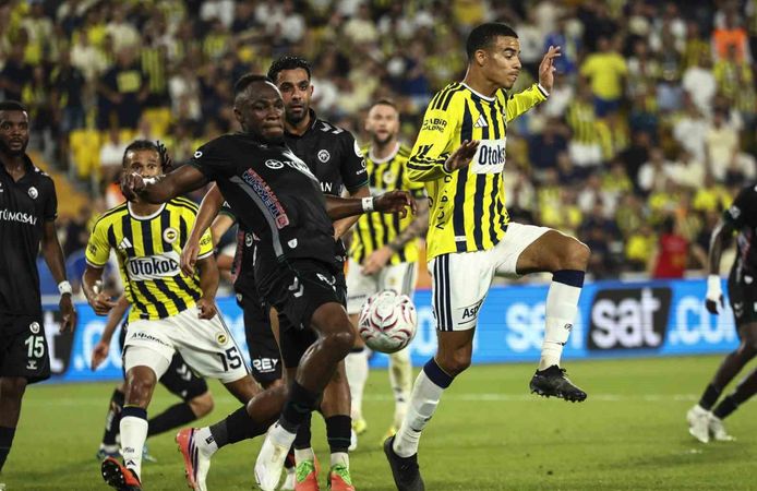 Kadıköy'de gol yağmuru! Fenerbahçe'den Konyaspor karşısında farklı galibiyet