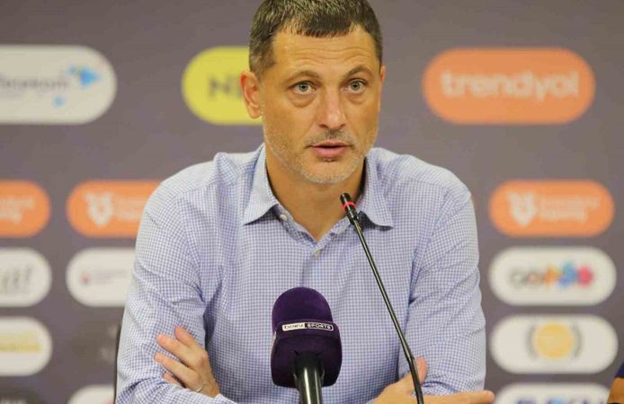 Mirel Radoi: 'Ligi ilk 10'da bitirmeyi düşünüyoruz, o yüzden bu savaşlara hazırız'