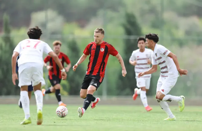 Gaziantep FK, Çorum FK maçı öncesi U-19 ile prova yaptı