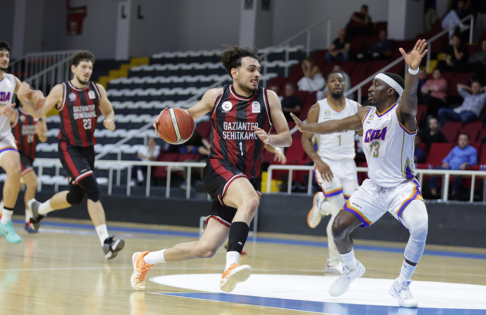 Gaziantep Basketbol deplasmanda farklı kazandı! 84-62