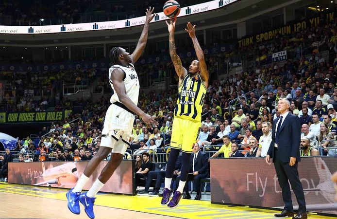 Fenerbahçe, Euroleague'e galibiyetle başladı