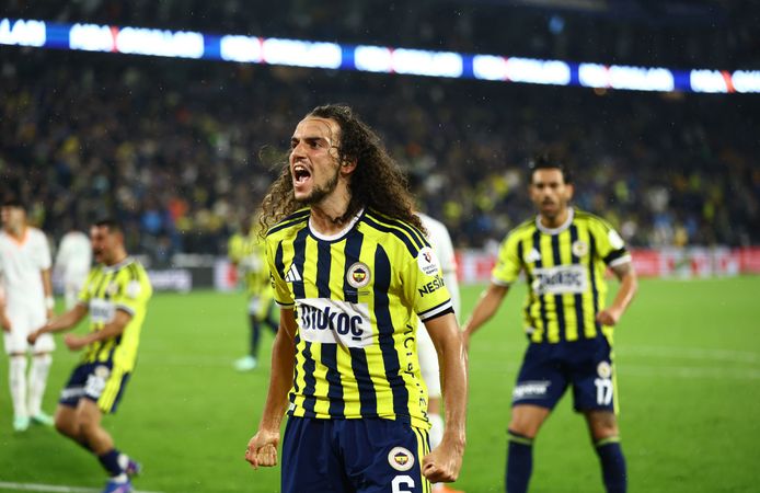 Fenerbahçe sahasında Alanyaspor'u mağlup etti