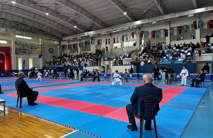Şahinbey’de 600 karateci madalya için tatamiye çıktı