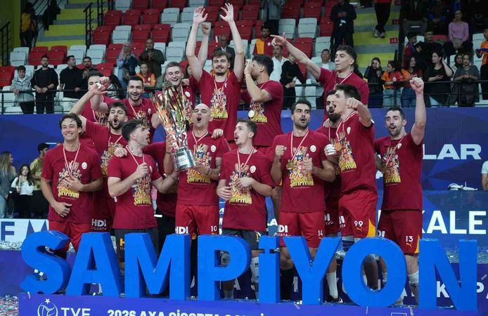 Voleybolda Şampiyonlar Kupası'nı kazanan Galatasaray, 7 yıl sonra kupa sevinci yaşadı