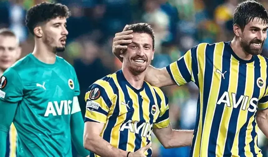 Fenerbahçe'nin Yıldız Orta Sahası Sakatlandı! En Az 1 Ay Yok