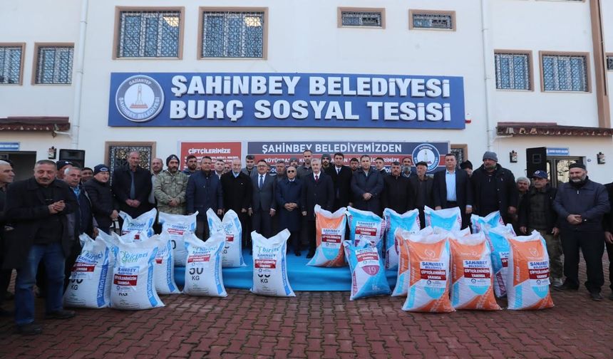Şahinbey Belediyesi Yem Dağıtımını Sürdürüyor