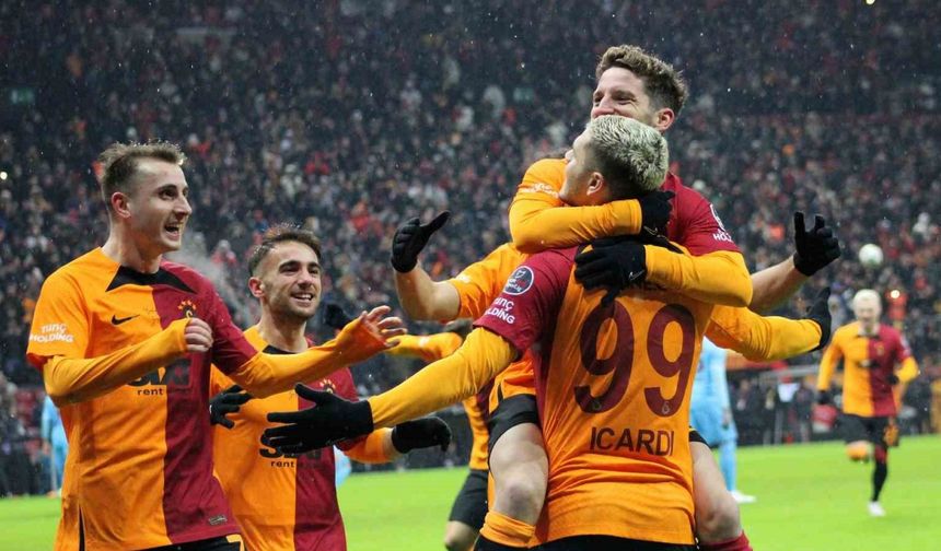 Lider Galatasaray kazanmaya devam ediyor! Galatasaray: 2 - Trabzonspor: 1 (Maç sonucu)