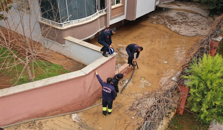 Gaziantep'teki su baskınlarında 49 kişi belediye ekiplerince kurtarıldı